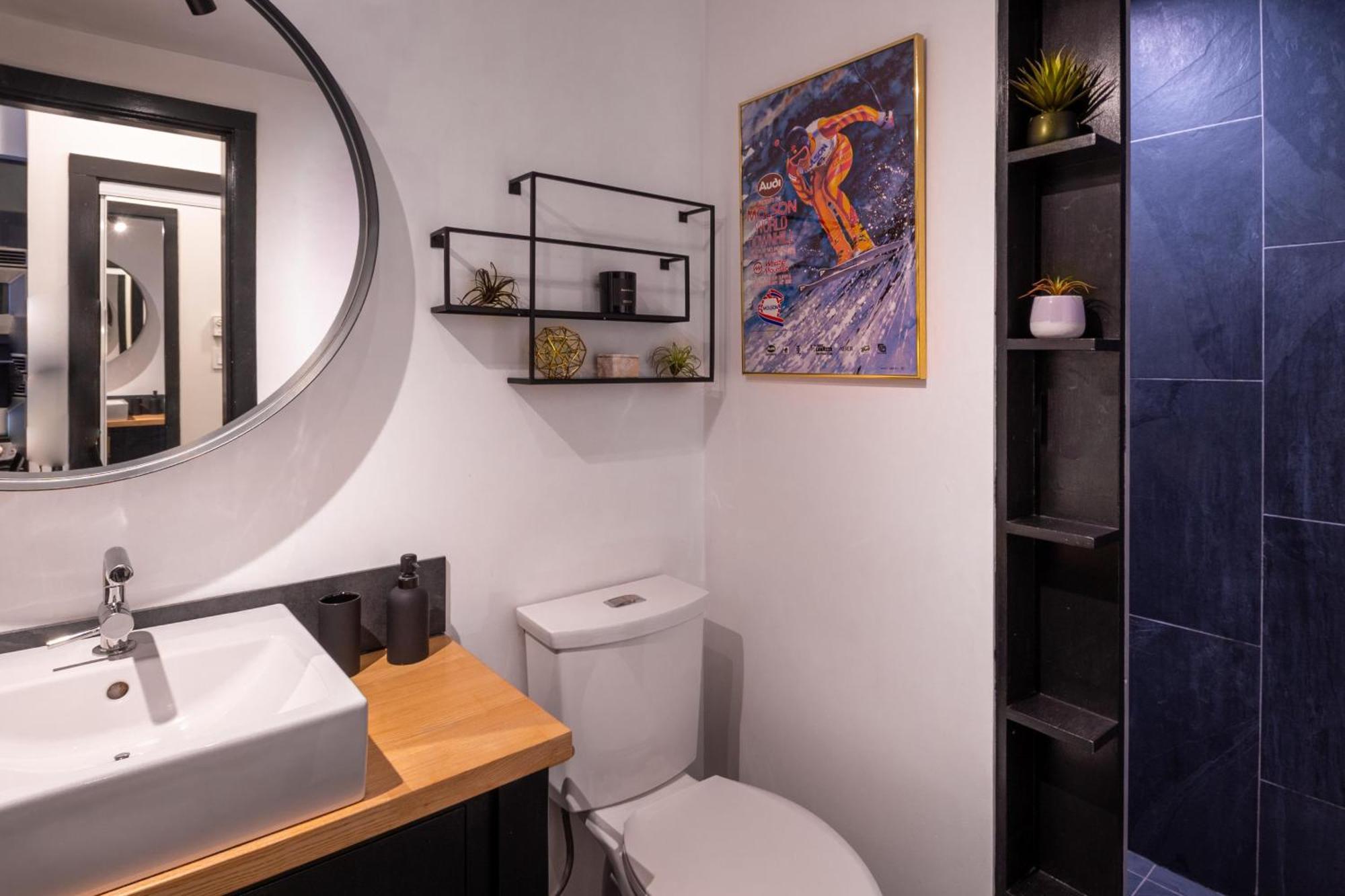 Alpenglow Lodge Queen Boho Studio By Mva Whistler Zewnętrze zdjęcie