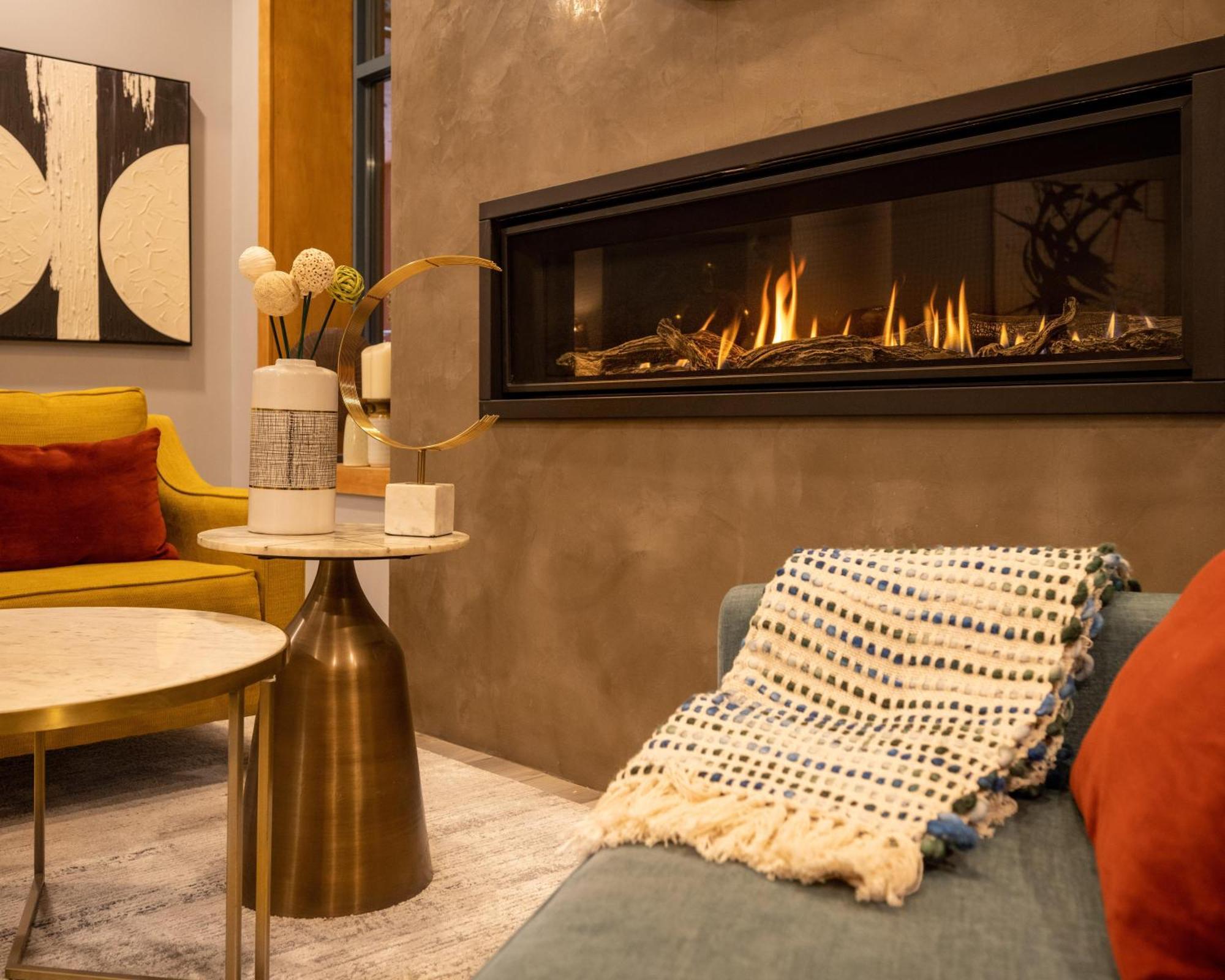 Alpenglow Lodge Queen Boho Studio By Mva Whistler Zewnętrze zdjęcie