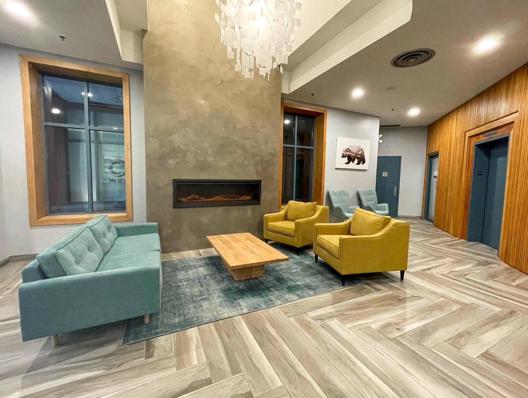 Alpenglow Lodge Queen Boho Studio By Mva Whistler Zewnętrze zdjęcie