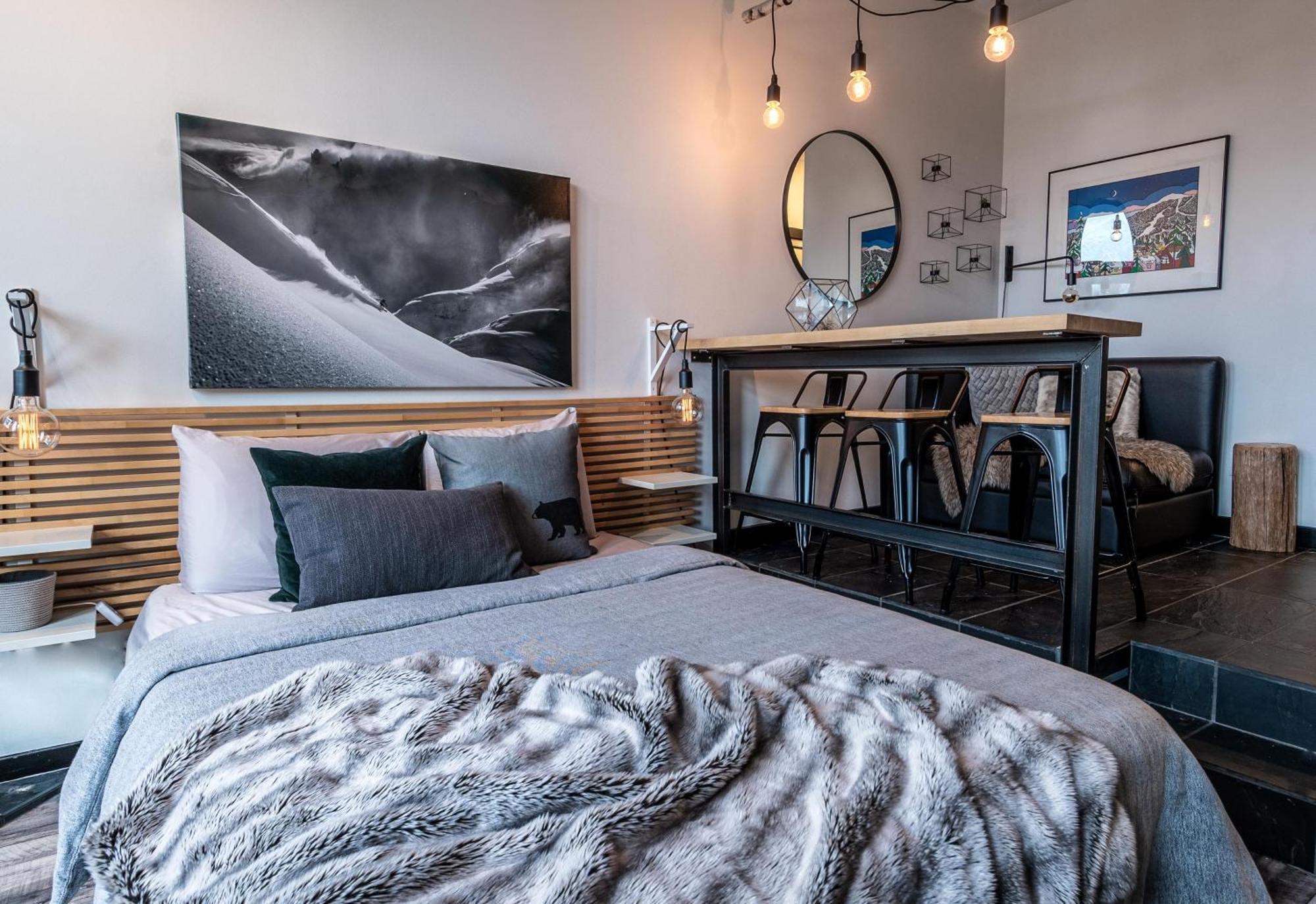 Alpenglow Lodge Queen Boho Studio By Mva Whistler Zewnętrze zdjęcie